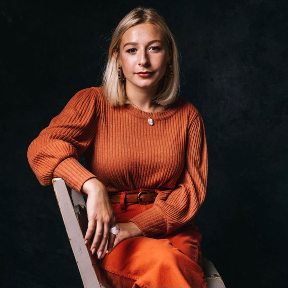 Meet your Posher, Claire